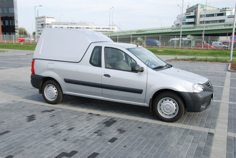 nadbudowy-logana-pickup