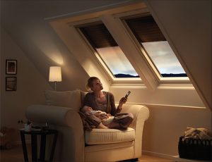 Okna do poddaszy INTEGRA® są fabrycznie wyposażone w elektryczny system sterowania  io-homecontrol®