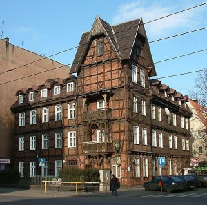 Szachulcowy budynek Wierzbięcice Poznań