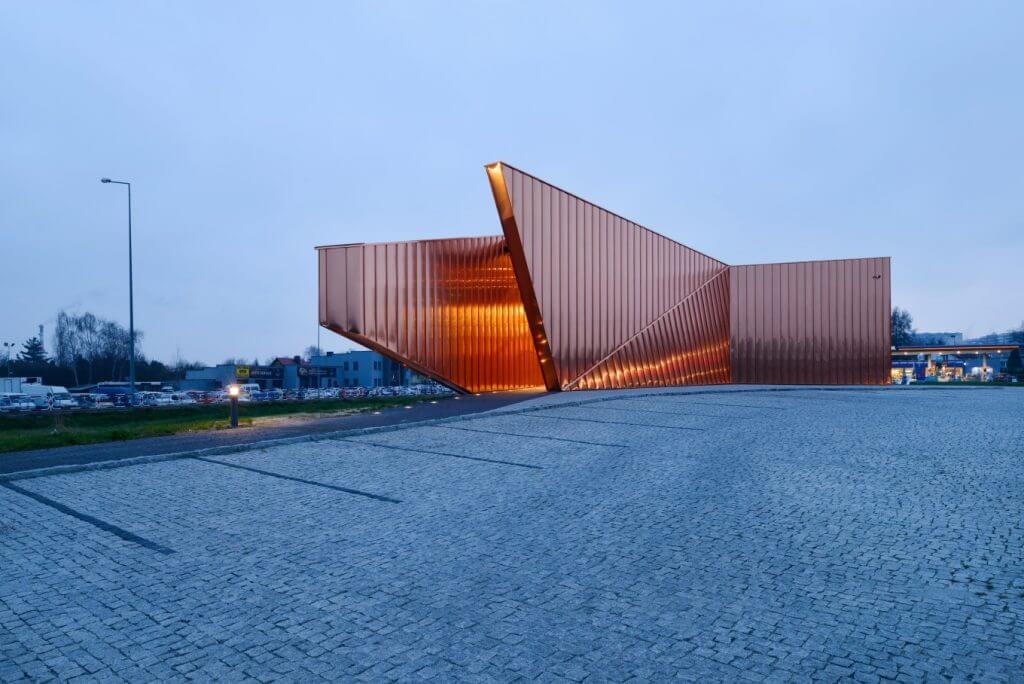 Miedziane pokrycia we współczesnej architekturze i budownictwie Muzeum Ognia