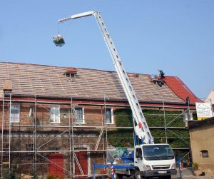 dlaczego-warto-miec-zuraw-dekarski-klaas-z-oferty-firmy-lift-polska_1
