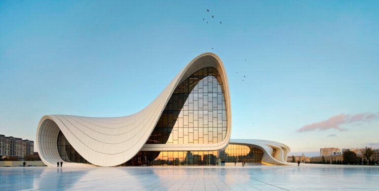 Centrum Hejdara Alijewa w Baku – azerska kultura zaczarowana w drewnie