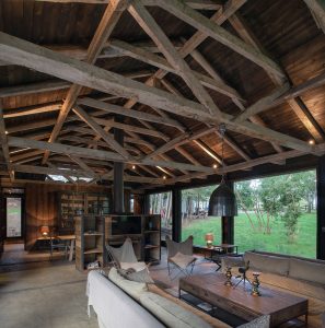 nowoczesna-STODOŁA-Barn-House-at-Lake-Ranco-5