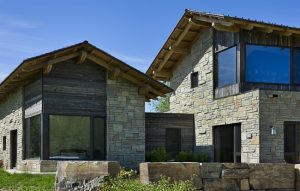 nowoczesna-stdola-contemporary-stone-farmhouse-carney-logan-burke-architects-03