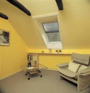Pokój przed remontem, Velux