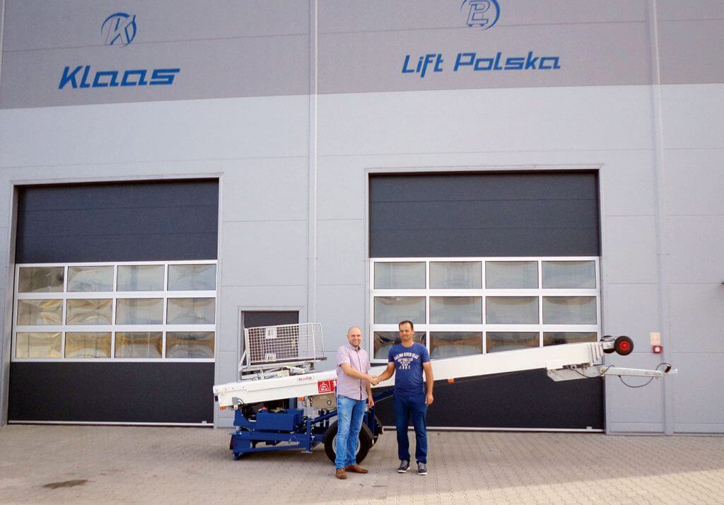 Grzegorza Szczerbiak odbiera windę Klaas HV 26/6 KA