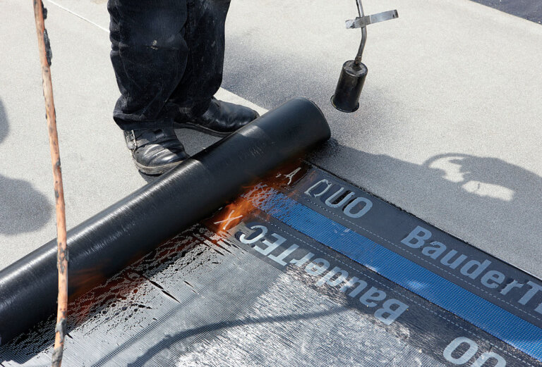 Samoprzylepny system BauderTEC