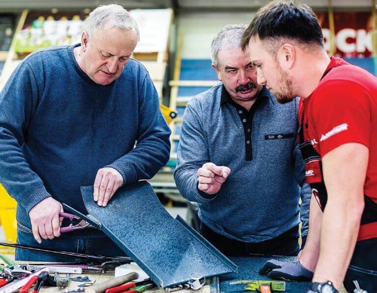 Doświadczenie, fachowa wiedza, doskonała znajomość produktów oraz zasad ich montażu.