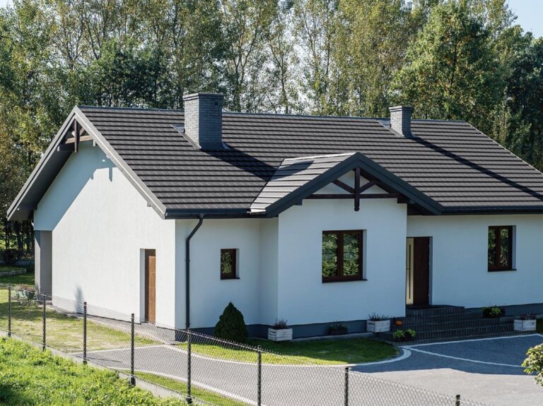 Fot. 1. Blachodachówki panelowe Blachy Pruszyński IRYD.