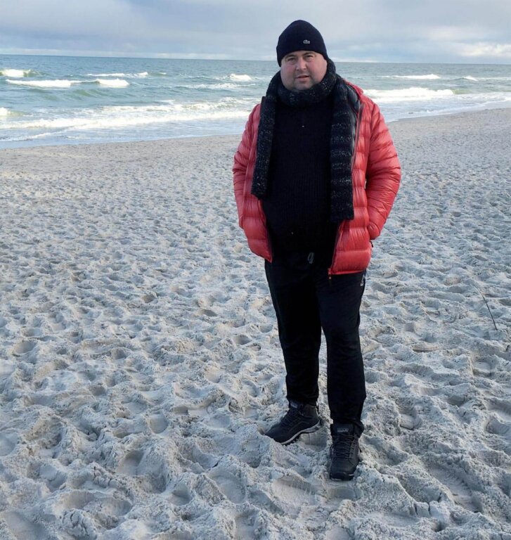 Klient w krawacie jest mniej awanturujący – na kłopoty Szczepański