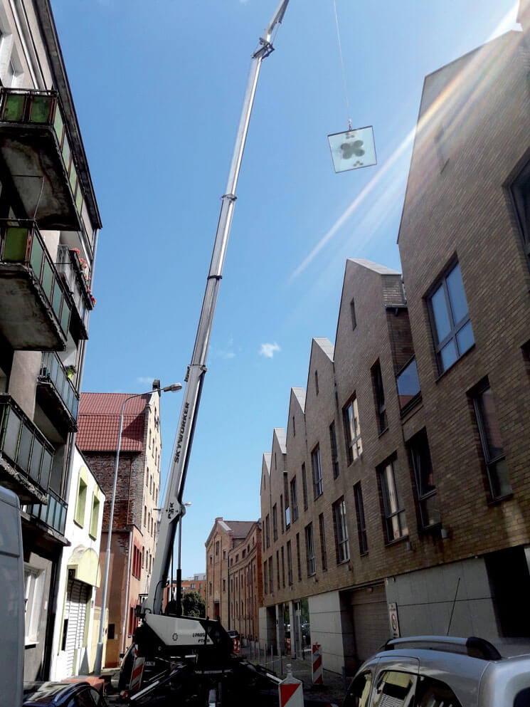 Glasslift wyłącznym dystrybutorem niemieckich żurawi dekarskich SkyWorker marki PAUS