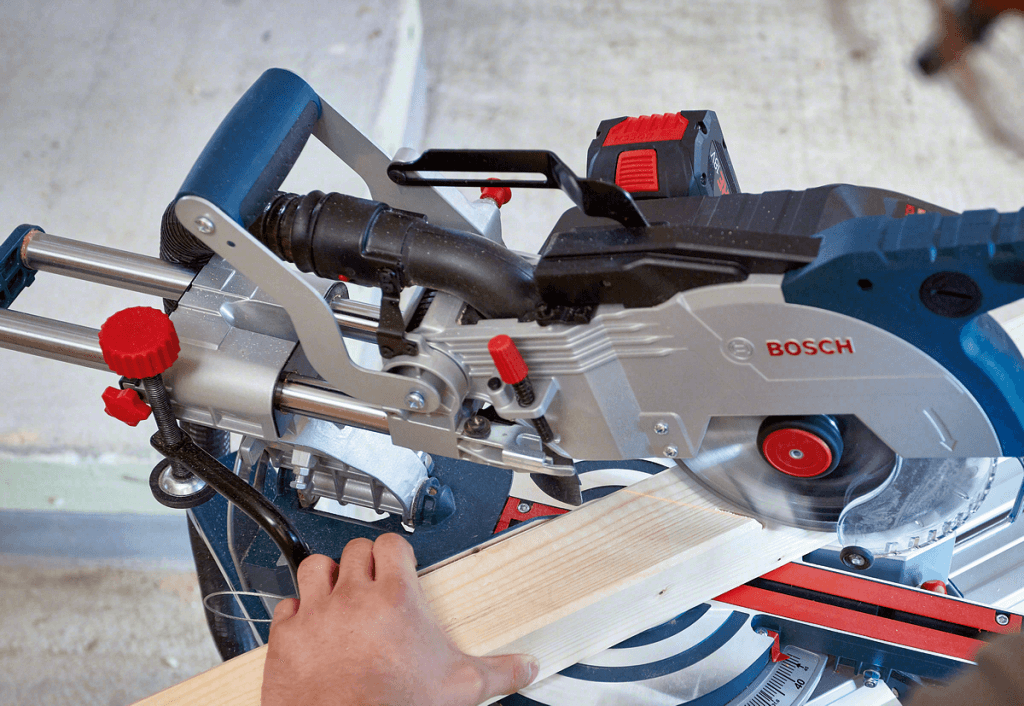 ukośnica Bosch GMC 18v 216