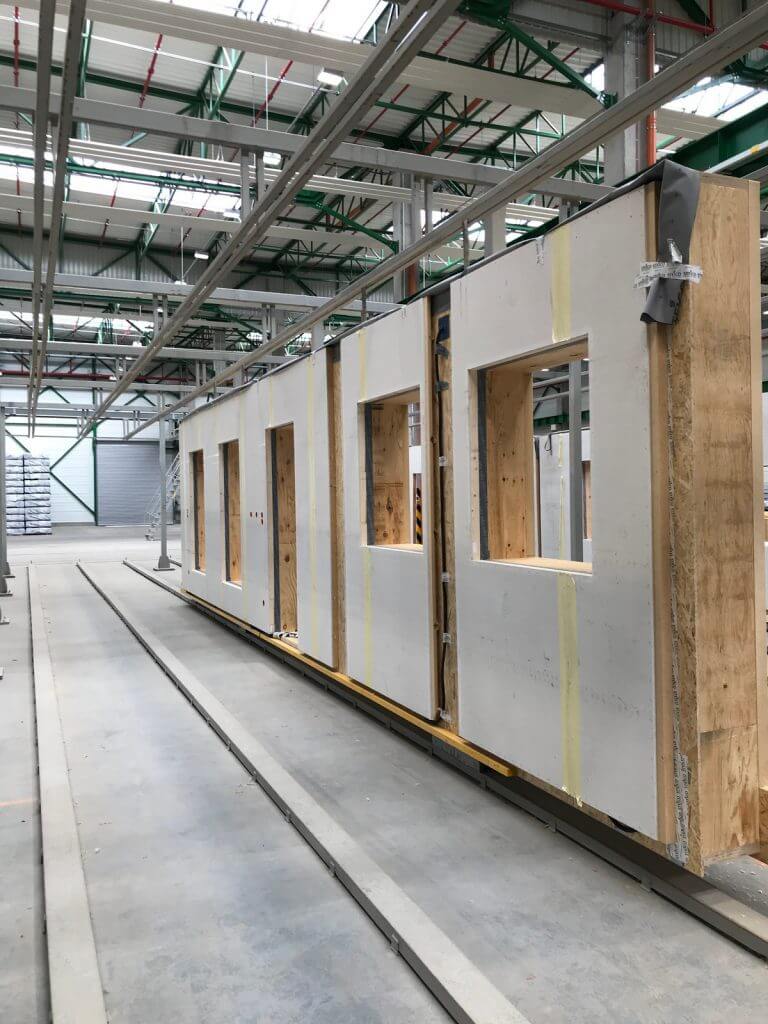 Prefabrykaty wykonywane są zgodnie ze specyfikacją zleceniodawcy z ekologicznych materiałów konstrukcyjnych i termoizolacyjnych produkowanych z drewna w zakładach STEICO. Fot. STEICO
