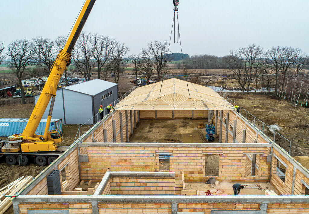 ŚWIAT DRZEWA – nowoczesny i solidny wytwórca prefabrykowanej więźby dachowej