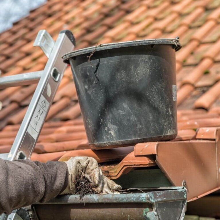 Dlaczego przegląd dachu należy powierzyć profesjonalistom