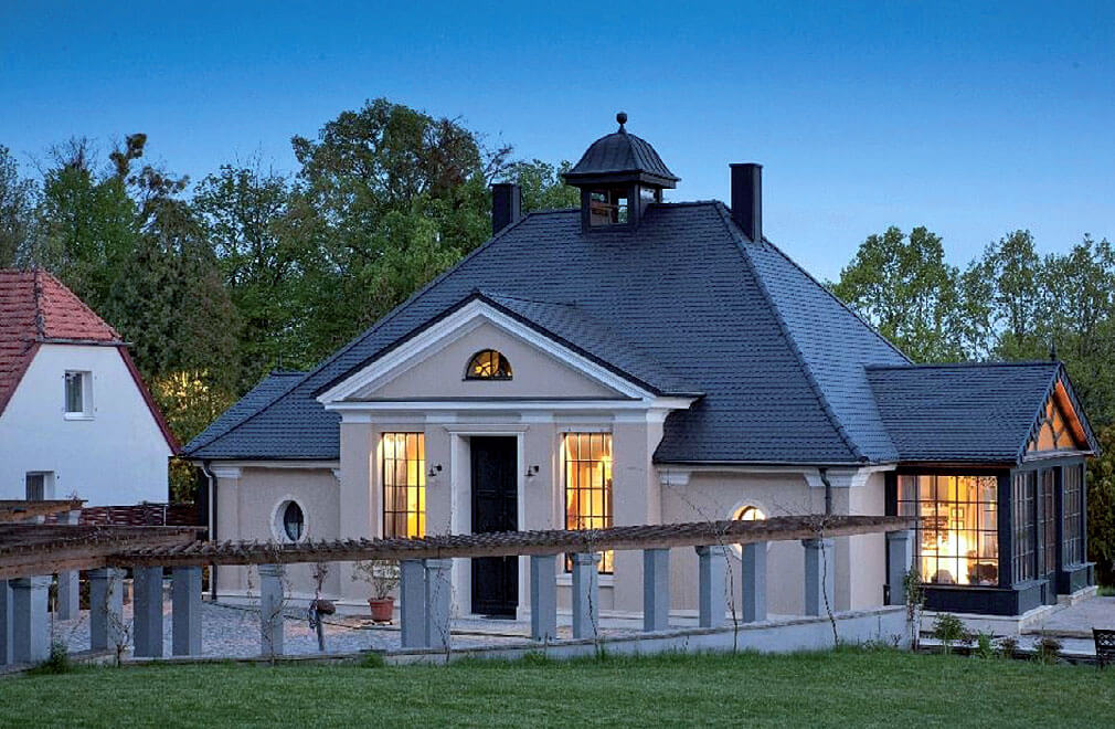 Opal żłobkowany, ceramiczna dachówka – historyczna forma, klasyczny wygląd.