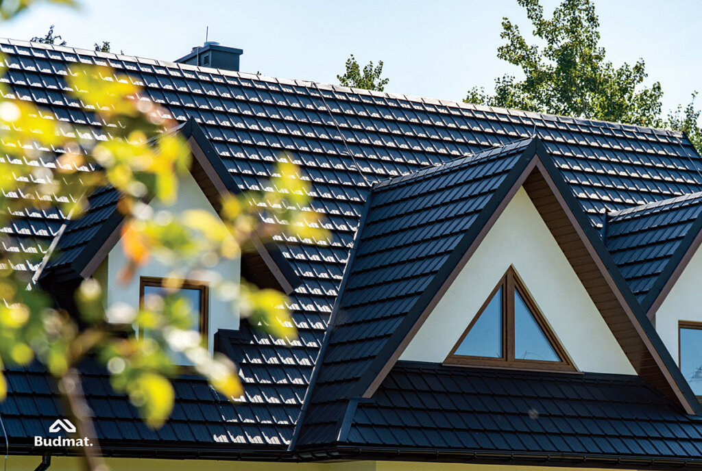 Od kultowej Venecji do wyczekiwanej premiery – blachodachówki modułowe marki Budmat