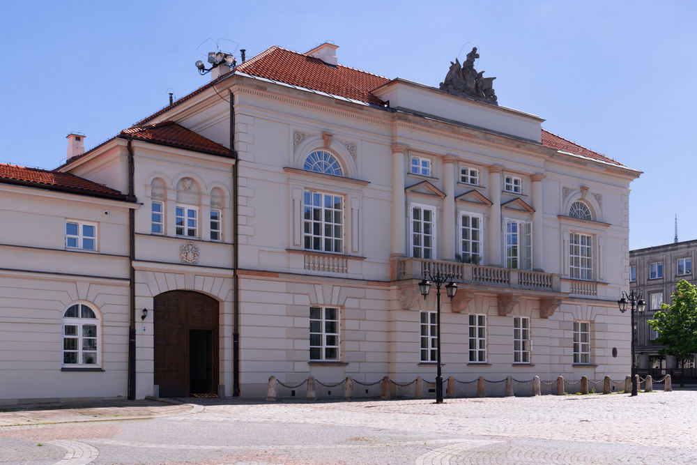Renowacja dachu Palacu Tyszkiewiczow ceramiczna dachowka Roben 4