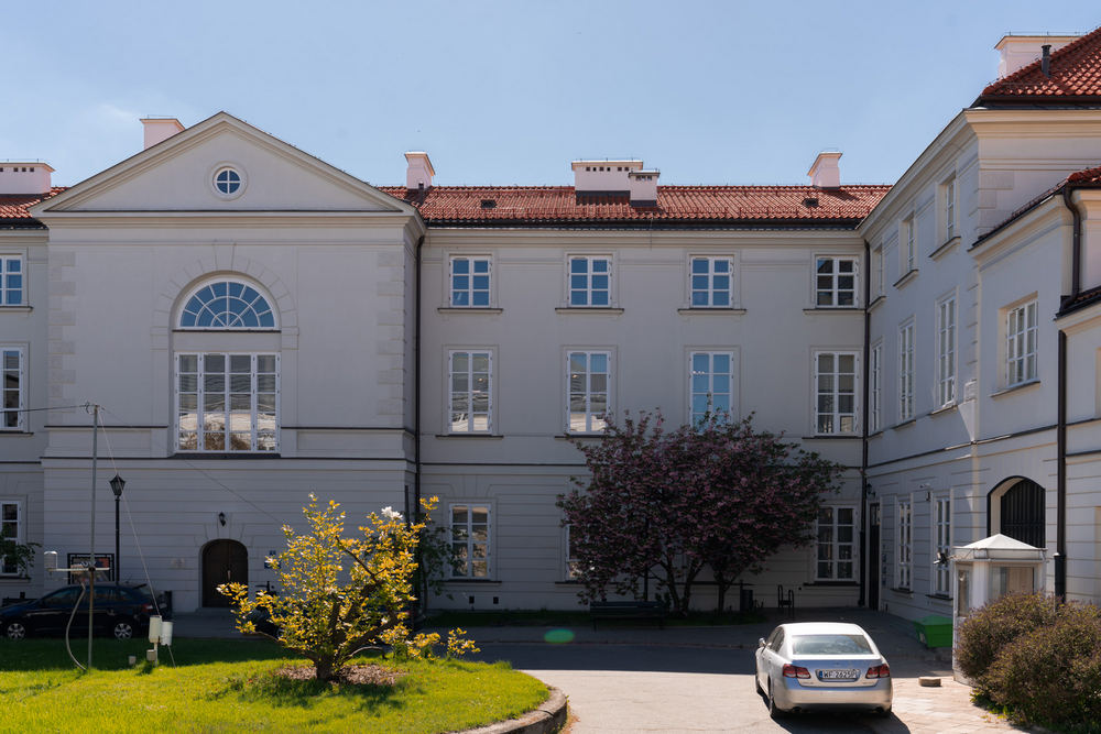 Renowacja dachu Palacu Tyszkiewiczow ceramiczna dachowka Roben 6
