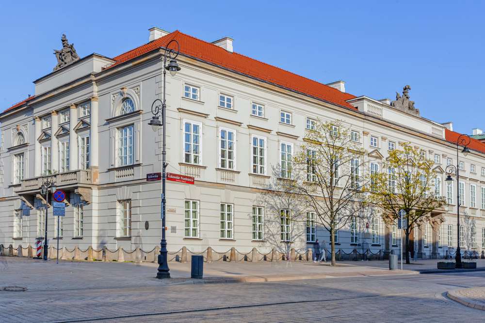 Renowacja dachu Palacu Tyszkiewiczow ceramiczna dachowka Roben 7