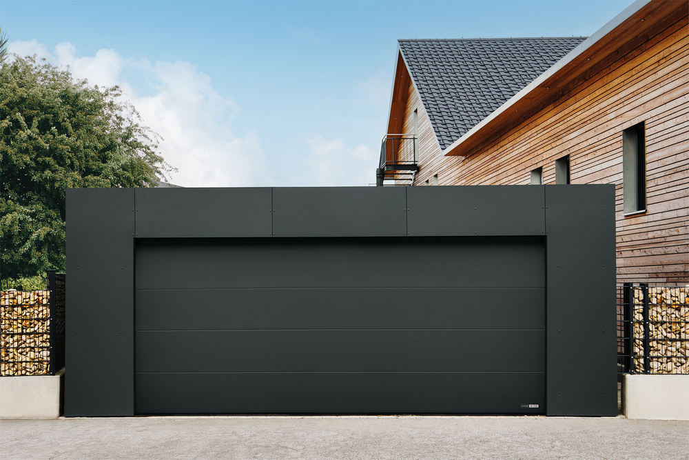 Zdj. 5. Bramy garażowe mają możliwość zastosowania technologii Z-Wave, co sprawia, że produkt ten może stanowić element smartHome.