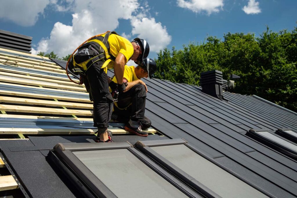 Dach fotowoltaiczny z zachowaniem tradycji blacharskich – SOLROOF
