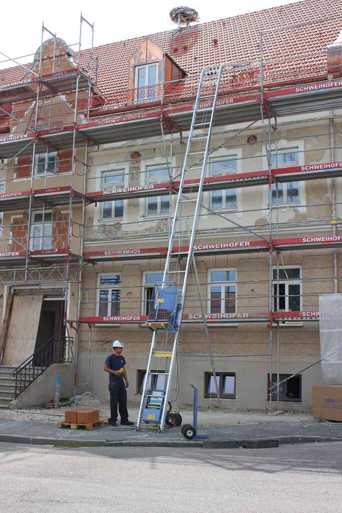 Jak windy dekarskie GEDA-LIFT zmieniają polski rynek budowlany