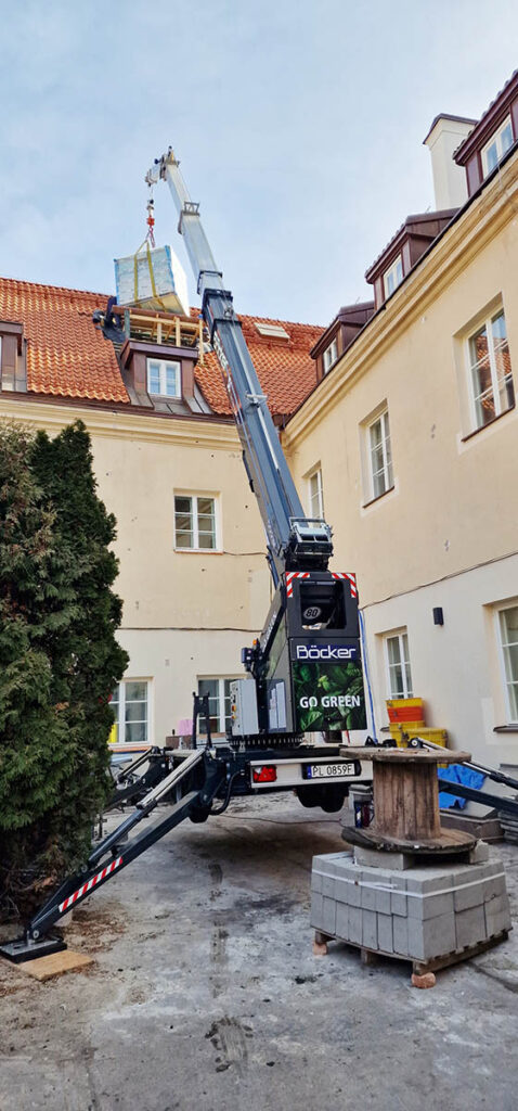 Zabytki, precyzja i cicha siła – jak dźwig Böcker AHK 36e ułatwił renowację na Trakcie Królewskim