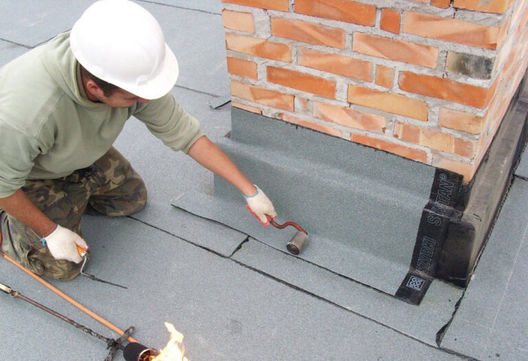 Wodochronna izolacja dachu – jakie materiały wybrać w 2025 roku? Porównanie najskuteczniejszych rozwiązań